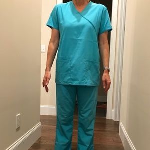 Cherokee Workwear scrub top and pants  *Teal blue